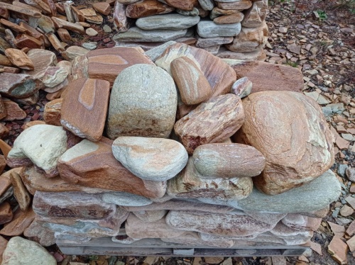 Златолит жёлтый, жёлто-зелёный глыбки и валуны для ланшафтного дизайна купить в Санкт-Петербурге