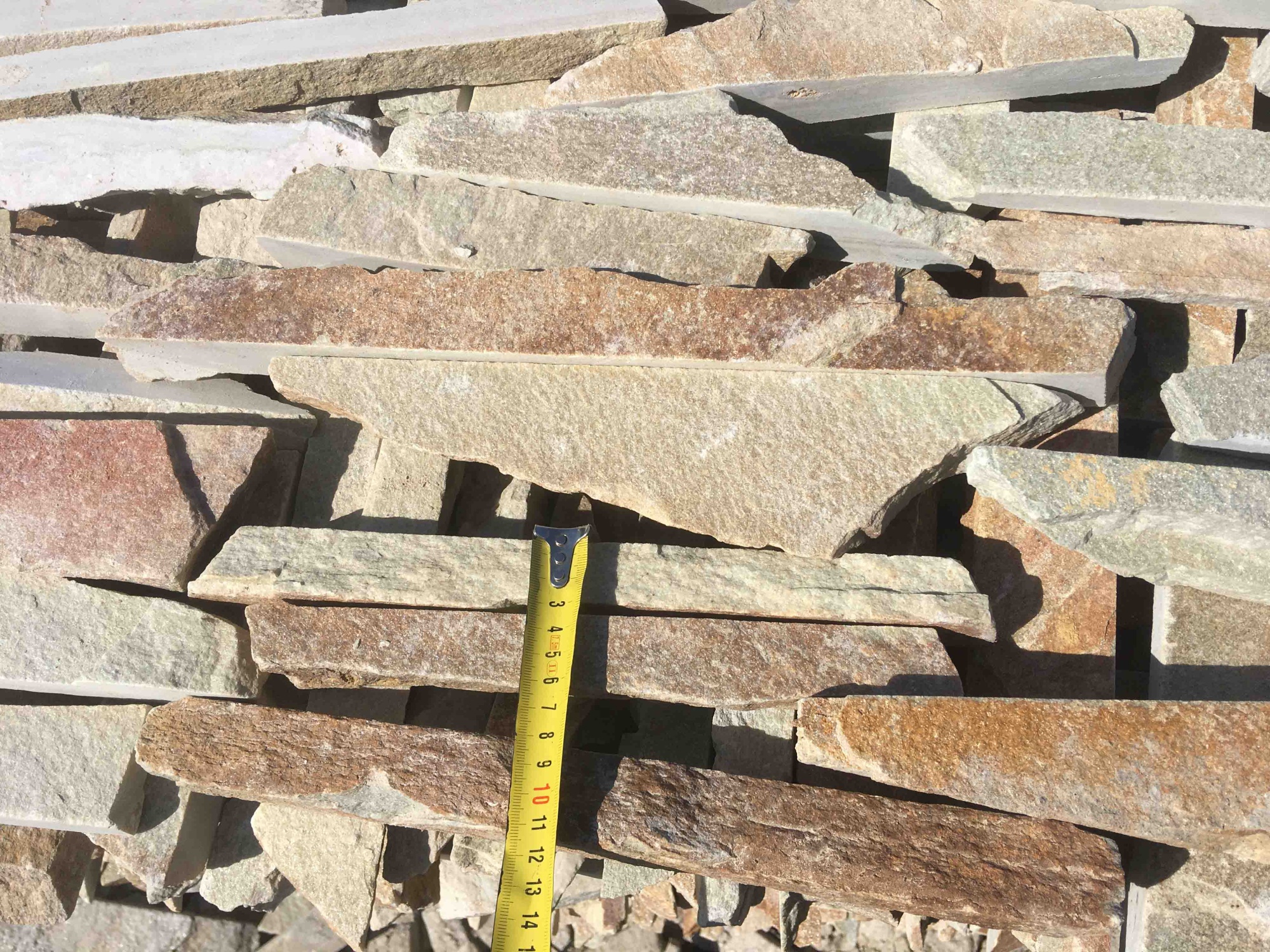 Горбушка златолит золотистый для облицовки купить в Санкт-Петербурге