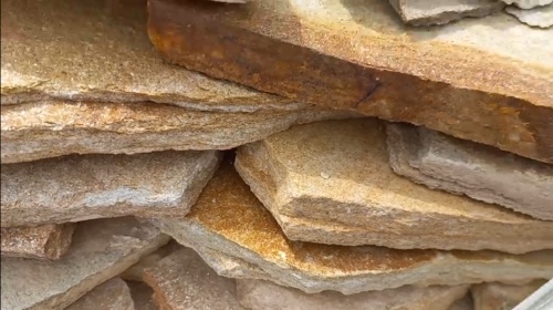 Плитняк златолит жёлтый золотистый для отмостки купить в Санкт-Петербурге