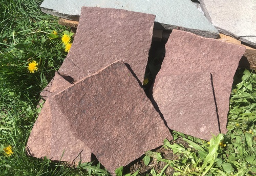 Плитняк лемезит бордовый для цоколя 1,5-2 см купить в Санкт-Петербурге