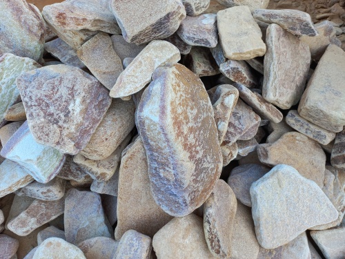 Златолит жёлтый, жёлто-зелёный глыбки и валуны для ланшафтного дизайна купить в Санкт-Петербурге