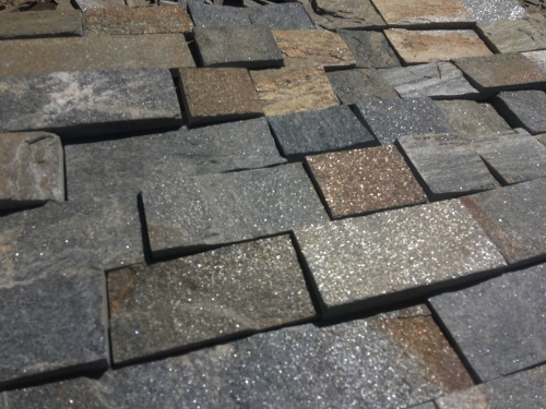 Плитка пилёная златолит Уральский для цоколя, отмостки купить в Санкт-Петербурге