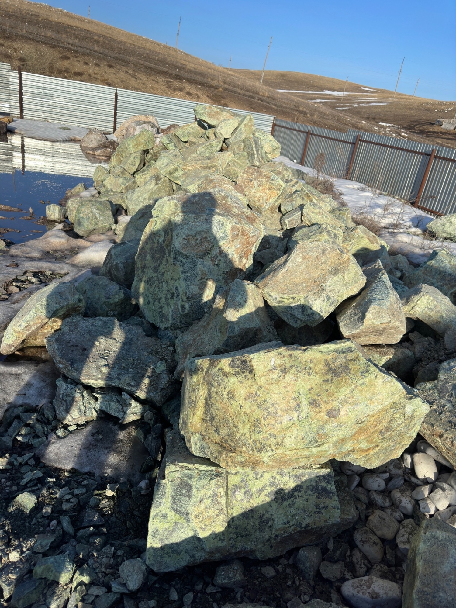 Камни для ландшафтного дизайна зелёные 10-60 килограмм купить в Санкт-Петербурге