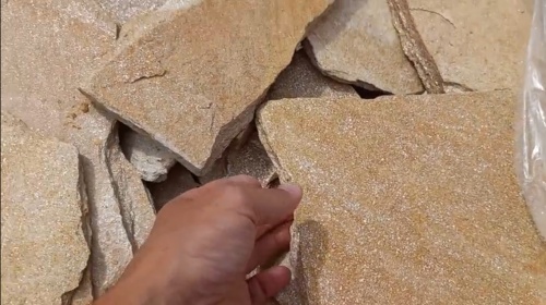 Плитняк златолит жёлтый золотистый для отмостки купить в Санкт-Петербурге