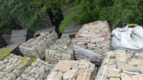 Гранитный плитняк галтованный для парковки купить в Санкт-Петербурге