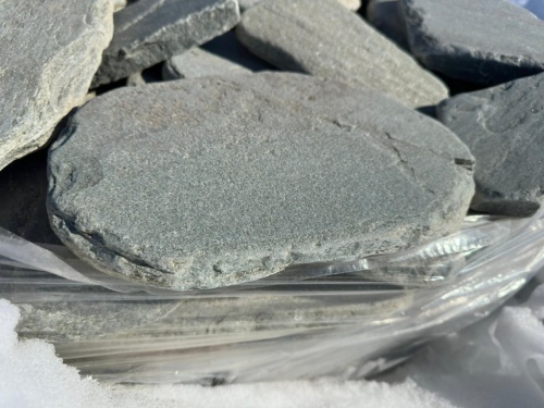 Плитняк златолит зелёный галтованный для мощения на бетон купить в Санкт-Петербурге